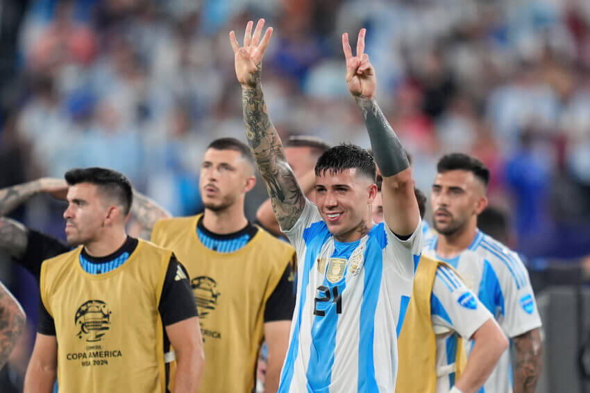 Jogadores Argentinos comemoram vaga na final da Copa América